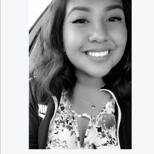 Meet your Posher, Andrea